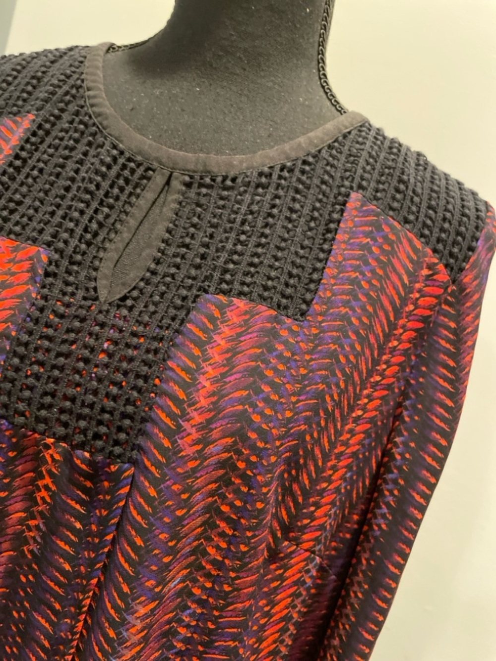 Daniel Rainn Shift Dress Size M Burgundy Blue Crochet Abstract Chevron Festival